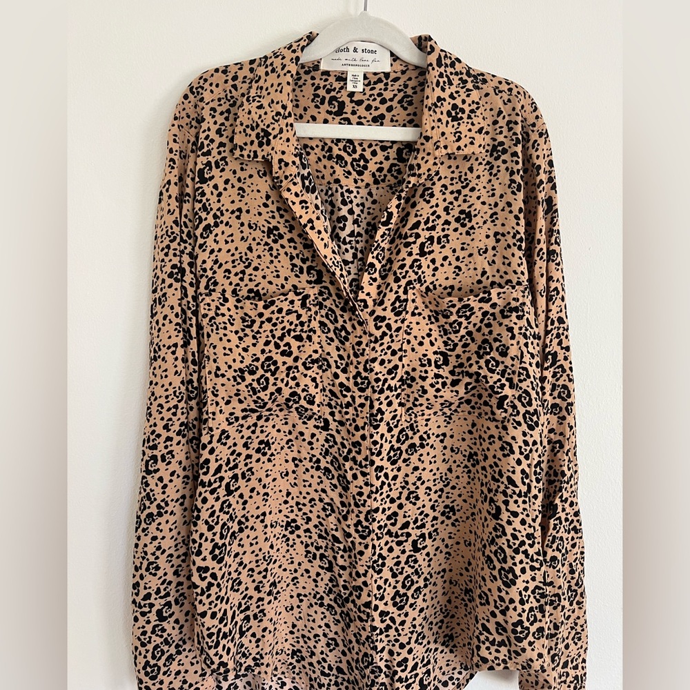 Anthropologie Cloth and Stone Leopard Buttondown xs